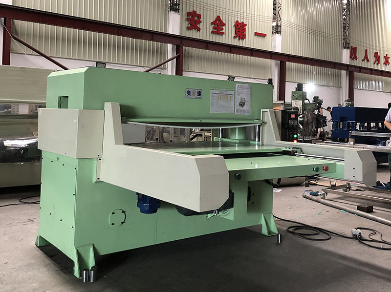 單(dan)（雙）邊自動送(song)料裁斷機